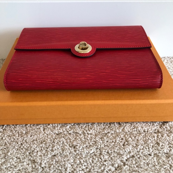 LOUIS VUITTON HANDBAG - Picture 2 of 13